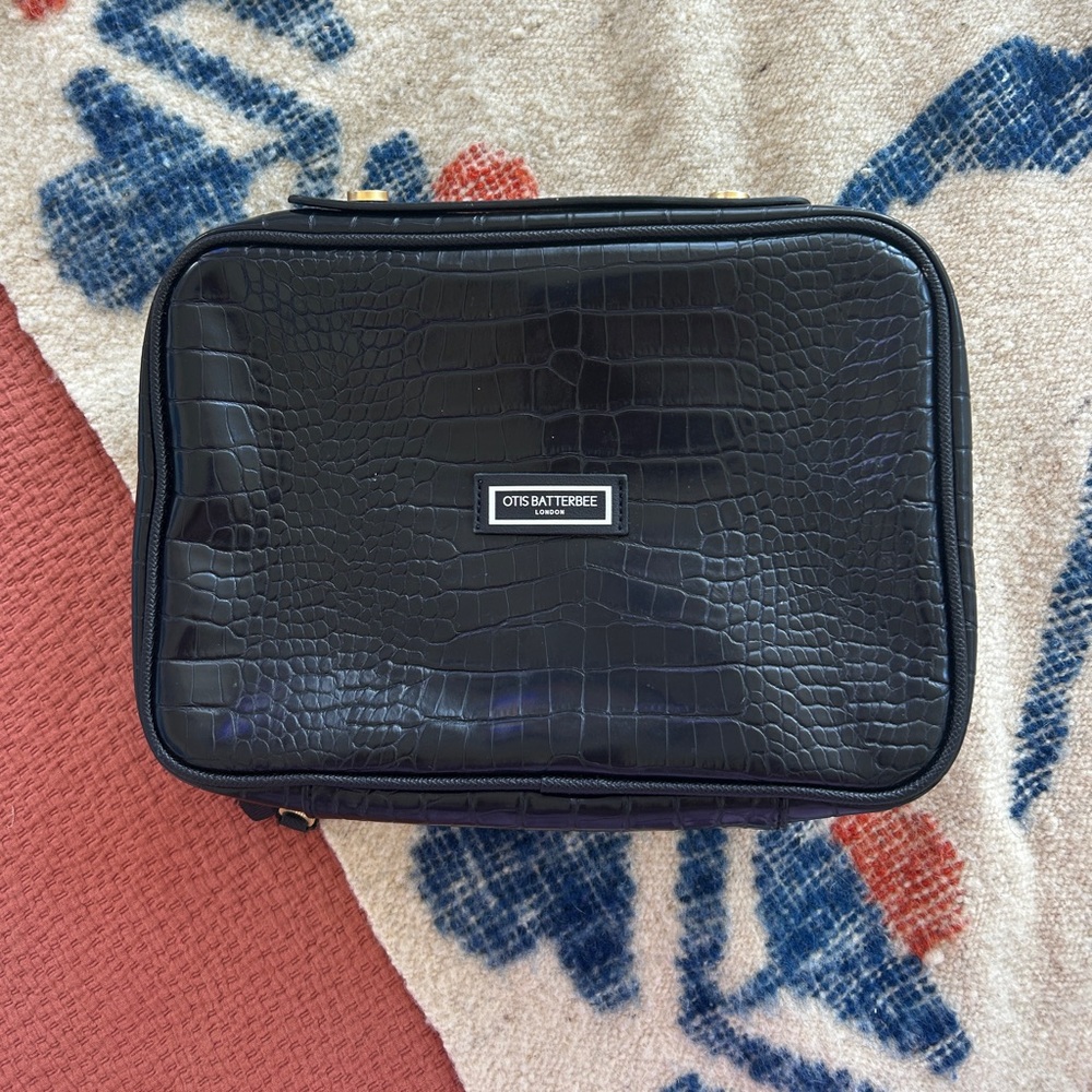 RARE Otis Batterbee Black Croc Carry On Toiletry Case Dopp Kit Travel Makeup Bag
